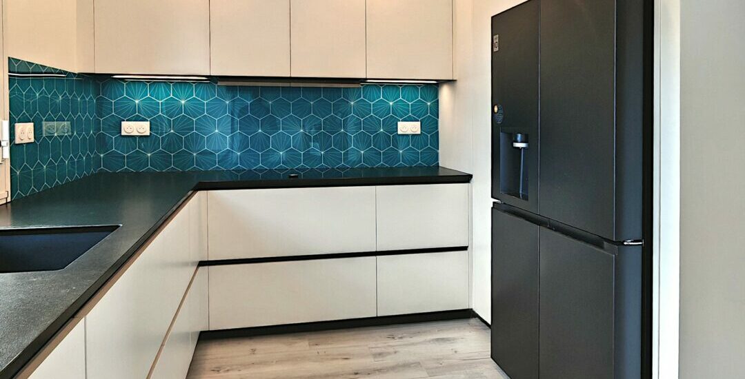 Granit et crédence pixpano, meubles italiens