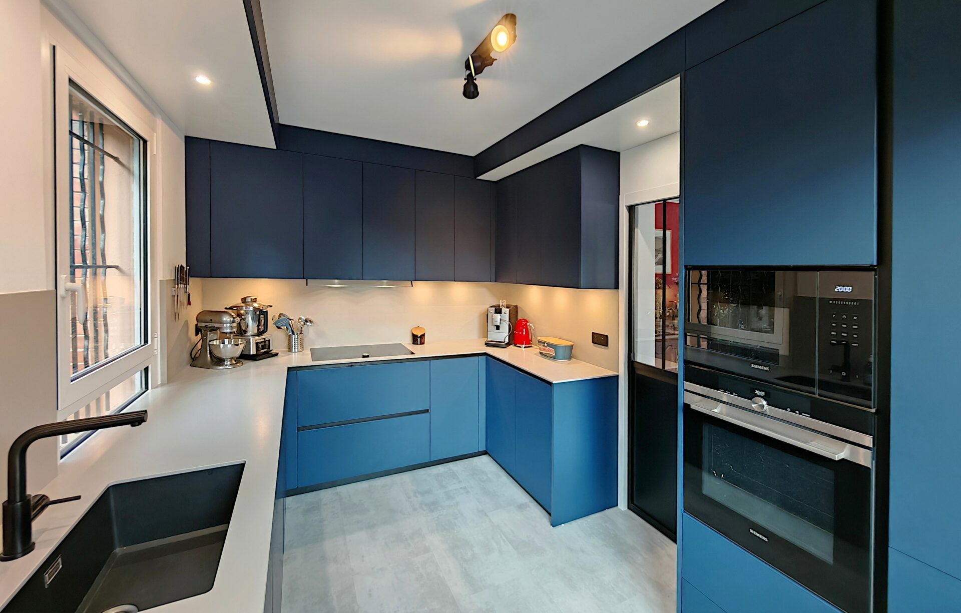 Façades 22 mm bleu nuit et plans céramique